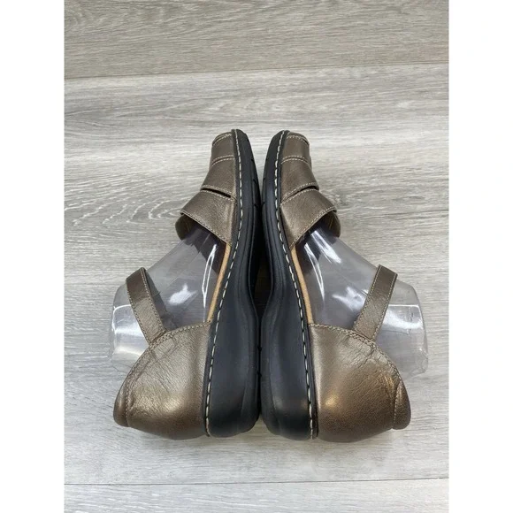 Clark's Women's Sandals Bronze‎ Leather 11 Comfort Wedge Travel Cushioned Shoes - Picture 5 of 11